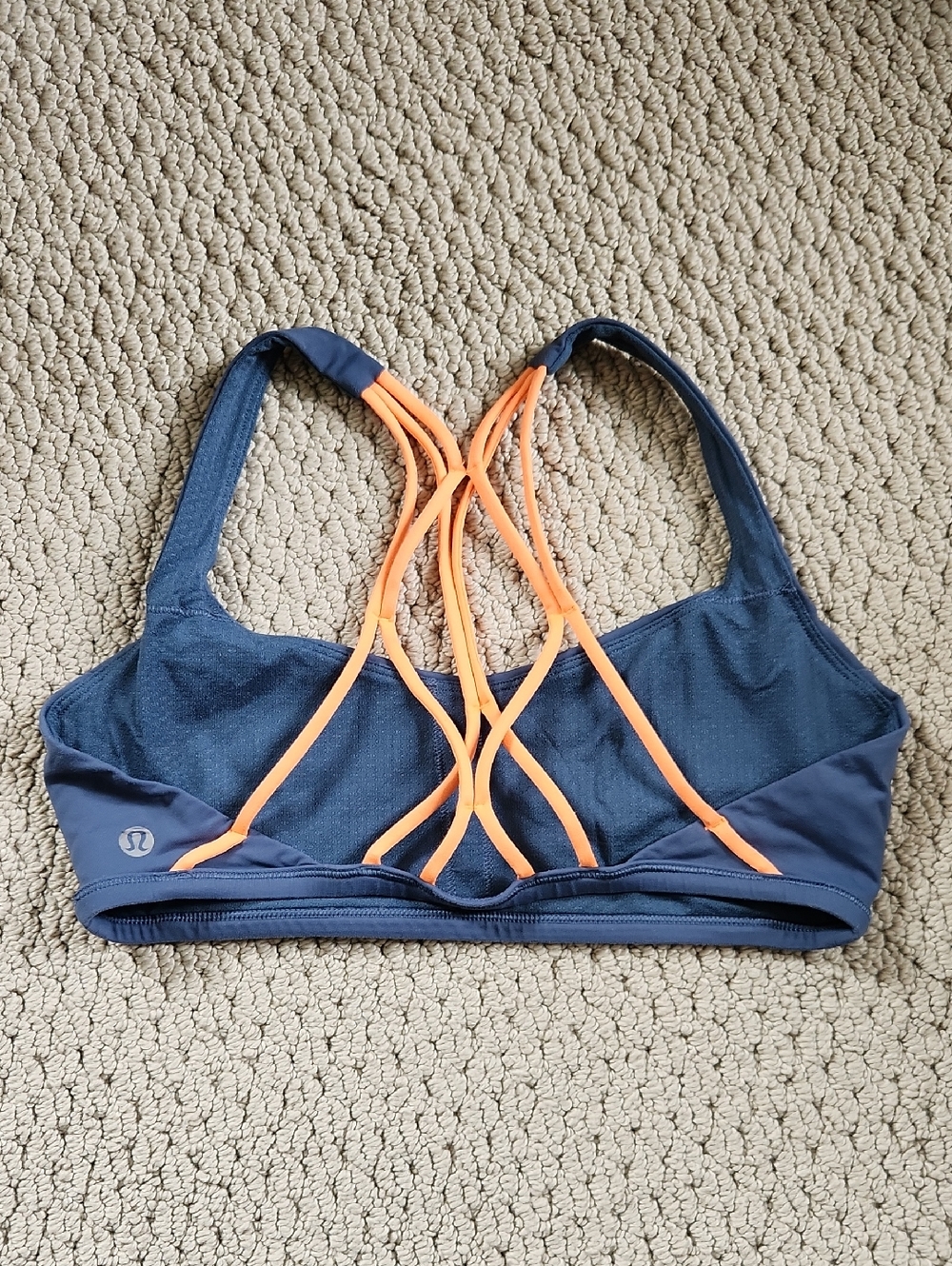 Lululemon Free To Be Zen Bra Size 6 - Picture 2 of 4